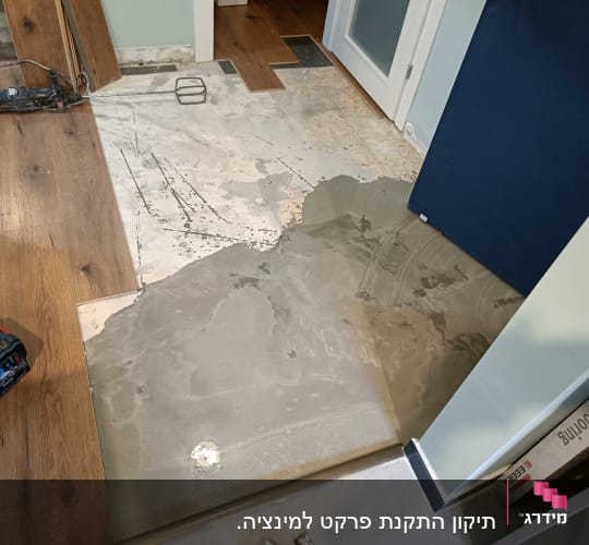 התקנת פרקט עץ על רצפה עם תשתית בטון